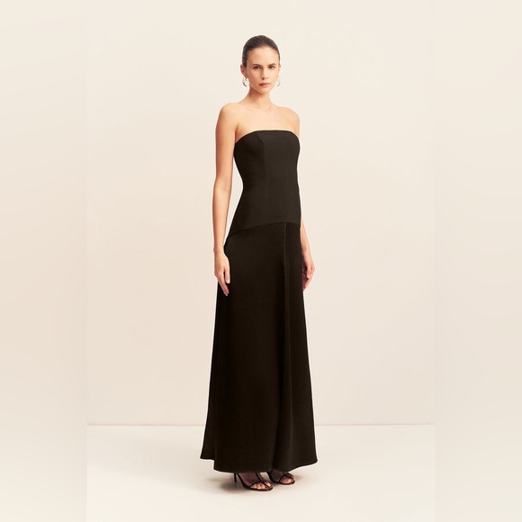 Shona Joy Dresses & Skirts - Elegant Black Strapless Evening Gown
Strapless